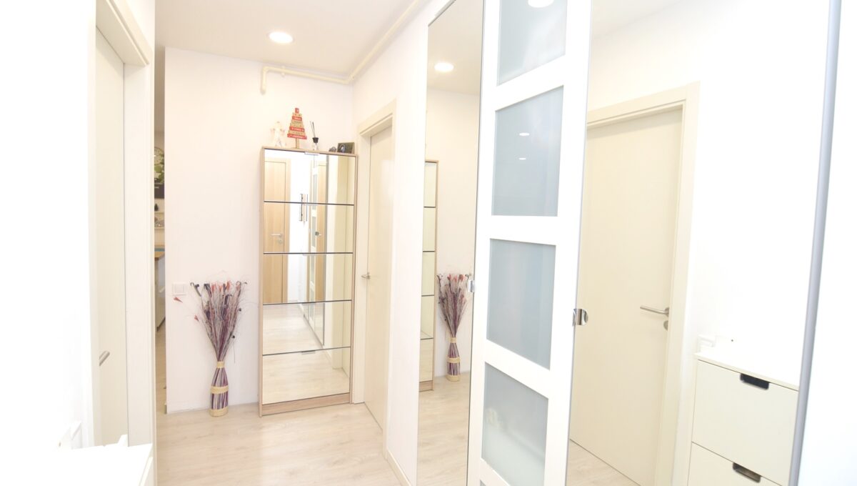 1-CRSImobiliare-Agentie-Imobiliara-Oferta-Vanzare-Apartament-3-Camere-Titan-Hercesa Vivenda