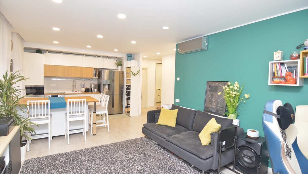 6-CRSImobiliare-Agentie-Imobiliara-Oferta-Vanzare-Apartament-3-Camere-Titan-Hercesa Vivenda