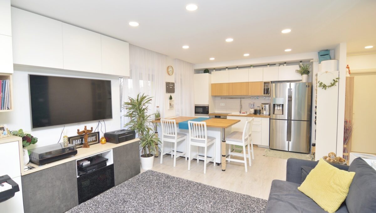 7-CRSImobiliare-Agentie-Imobiliara-Oferta-Vanzare-Apartament-3-Camere-Titan-Hercesa Vivenda
